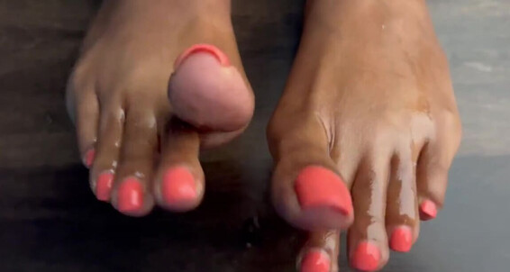 Toes100K - Orange Soles Onlyfans In Oily Toes