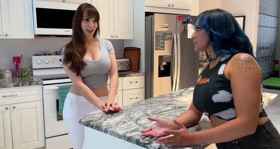 Cover Nika Venom Aka Thenikavenom Onlyfans Mark Your Calenders My First Ever Hardcore Gg Is Dropping On August 12Th My Bestfriends Mom Ft 4