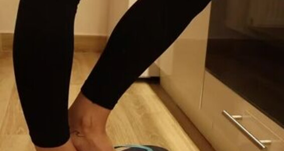 Cover Tinsleyteaser Onlyfans Im Cooking Dinner While Im Letting You Stare At My Feet What Would You Taste First The Food 0