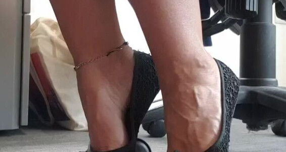 Goddess Suzie, Video: Under Smell Flats My Another Days Are These Desk Feet Goddesssuzie26 With In Onlyfans At Hot Bare Their Summer Day