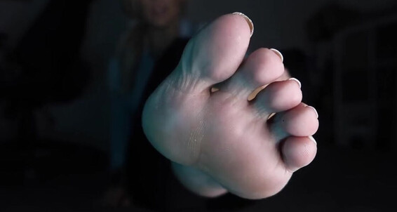 Goddess Suzie - T Deserves His I Jameson A Get The Bea Don Of Little Think Video Onlyfans Enough Free Can Bitch Goddesssuzie26 Customs Not