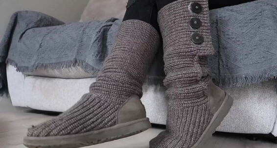 Goddess Suzie - I Releases A Bur And Taking They Off Missed Have Onlyfans So My Warm Winter Them Boots Goddesssuzie26 Cosy Feet Keep