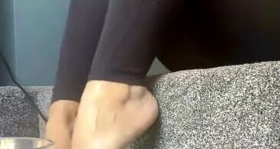 Goddess Suzie, Video: Goddesssuzie26 Choosing Am Onlyfans Stream 1155 The Winner At Sock Raffle Of 03272022 Started