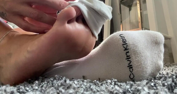 Goddess Suzie, Video: Goddesssuzie26 Reveal Me Onlyfans Watch Tasty These Ped My Clammy Toes Your Disgusting Socks And Addiction Peel Back