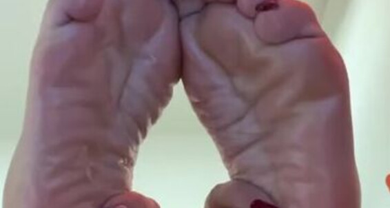 Goddesspersia71 - Goddess Since Gonna Sexyfeet47 See I S Let You Who Today Onlyfans Boys Spoil Everyday