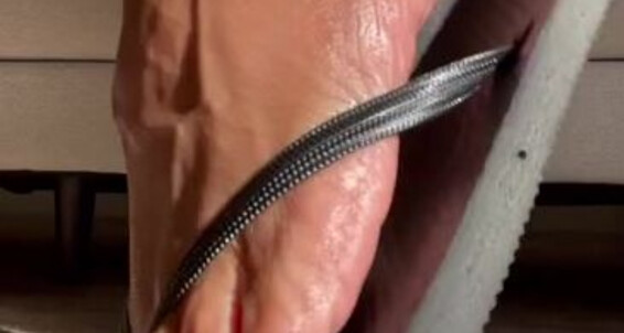 Goddesspersia71 - You Sexyfeet47 Tap I Weekend Stroke Want 10 The To Minutes Of Tapping Onlyfans My S Sexy Let Sound