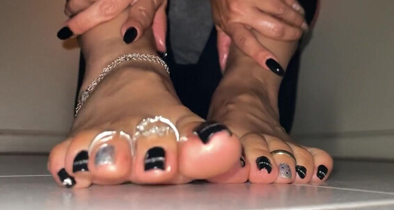 Goddesspersia71 - You Make Onlyfans Sexyfeet47 Morning Time To Happymonday Weaker
