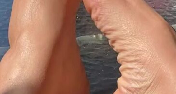 Goddesspersia71 - It Onlyfans Sexyfeet47 Powerful Toesday Me Stroke For