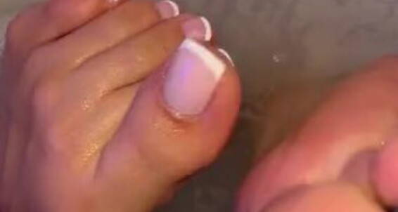 Cover Megyfeet Foot Fetish 05 21 2024 Onlyfans Video Qui Me Rejoint Dans Le Bain