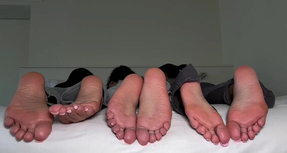 Cover Megyfeet Foot Fetish 06 30 2024 Onlyfans Video Je Papote Avec Laya Et Aya Dans Le Lit