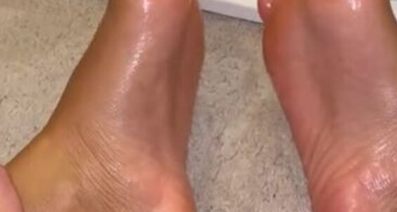 Megy Feet - Wants Sentir To Feel Mes 11 Pieds Bien Foot Lui Megyfeet My 29 Onlyfans Huiles Fetish Who Sur Well Veut Oiled 2023 Qui Video Feet