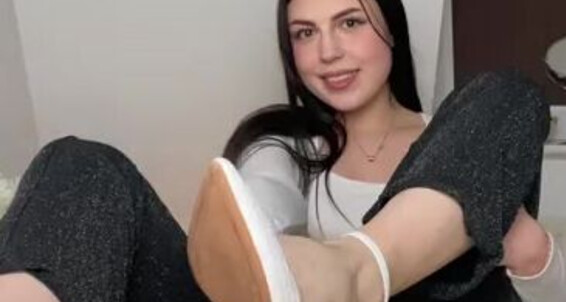 Cover Feetqueenkaty Onlyfans Theyre So Close To You Come On Kiss My Toes