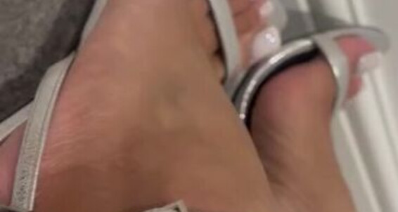 Fleek Feet - Fleek T The Heels Onlyfans Aka Herfeetonfleek Tom Feet With Wrong Go Can Ford