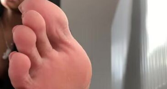 Fleek Feet - Fleek New Onlyfans Aka Herfeetonfleek Feet Video Alert