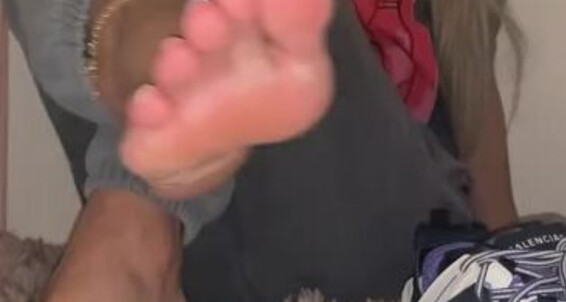 Fleek Feet - Trainer Aka Fleek Herfeetonfleek Some Onlyfans Content Cute Feet