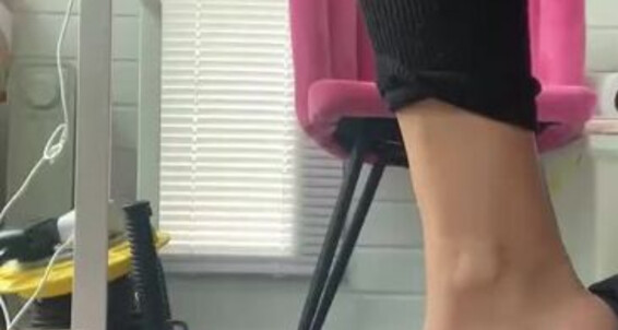 Fleek Feet - Fleek Started Onlyfans Aka Herfeetonfleek Day Feet Am Pedi At 0909 05102023 Stream