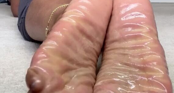Vxxenn, Video: Slippery Onlyfans