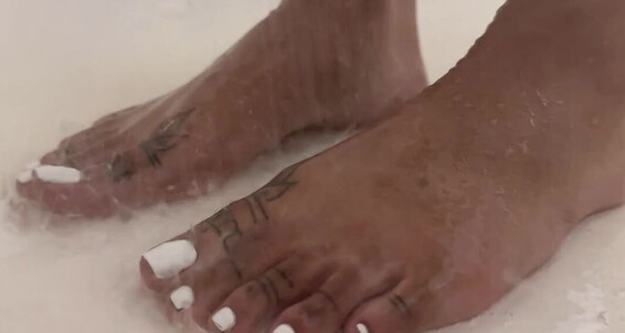 Zafeetllc - Shower With Some Whites Onlyfans 1 Time Pearly