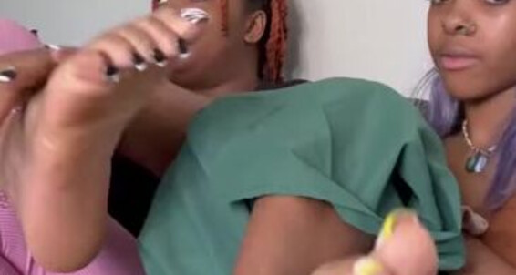 Around Onlyfans Bestie The Wiggling Zafeetllc With Chatting And Chit Foot