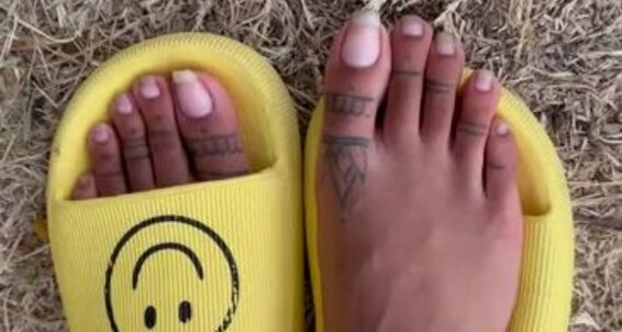 Zafeetllc, Video: Onlyfans The My Wiggling Long Toes Grass Sexy Bare In