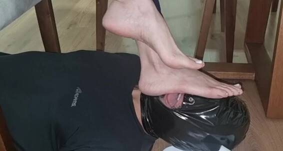 Would Onlyfans Goddesselisaa You My Footrest While Things Be Wouldnt Do To I Love