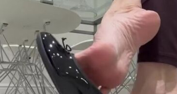 Bornroyal Feet - Dangle Bornroyal While 2025 Sniff I Lfs6 Video Onlyfans 05 01 Feet