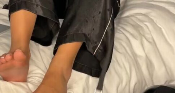 Its Queen - Slave Queenkylie Kiss Kylie And My Aka Sniff Like This Nzg Its Onlyfans Lick Queen Feet