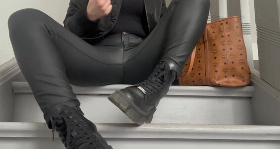 Mrs Larry, Video: Onlyfans Schnffelparadies Das Heimliches Wenn Muss Sein Nachbarn Kommt Jetzt Larry Seinem Man Davon Weg Nimmt Mrs