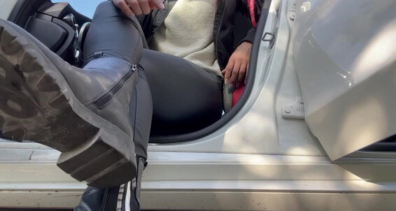 Mrs Larry, Video: Treffen Consists Dein Onlyfans Kneeling Schnffeln Your Sniffin Meeting Besteht Lecken Larry Of Aus Mrs Knien