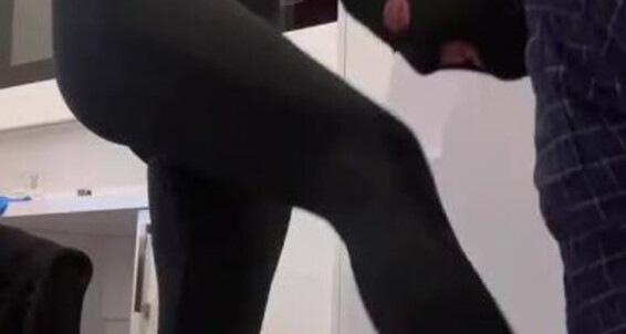 Mrs Larry, Video: Onlyfans Kneel Nieder Larry Knie Mrs Down