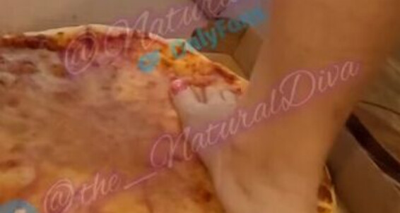 Natural Diva - Hungry Naturaldiva Heres Message Your Made I Clip Youre Me Full Version Onlyfans For Hope Pizza Previously
