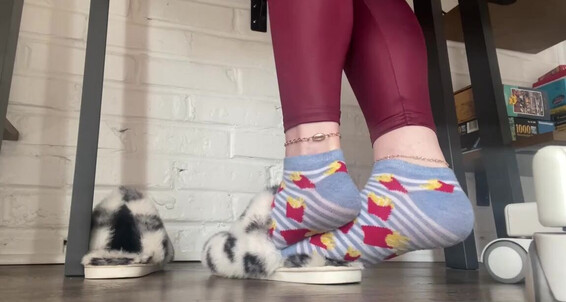 Sizetensolemates - My Dirty Slippers With Playing Onlyfans Sweaty Socks