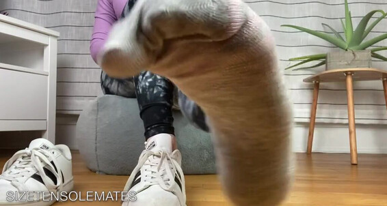 Sizetensolemates, Video: Onlyfans Sparkly My Ankle Socks Taking Off Adidas