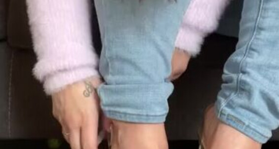 Amina Marie - Little Try On Heel Play And Clear Aminamarie Onlyfans