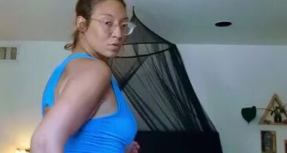 Giantess Cleo - Strip And Giantesscleo Tease Onlyfans