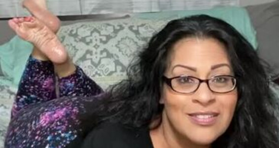 Sarah Bbw - This To Sarah Enjoy Fantasy Re Foot Aka Comefollowsarah Bbw Onlyfans In Know I The Toes Flexing Pose You Going Video