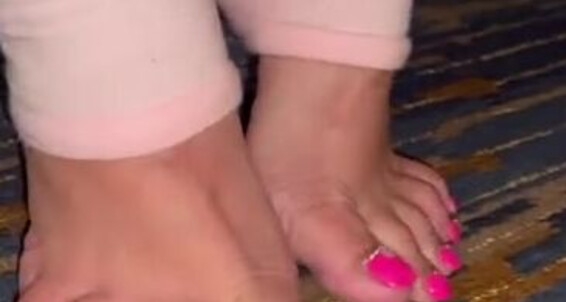 Poster for Sarah Bbw Video Toes Comefollowsarah Sarah 406 Aka Onlyfans Bbw Fantasy