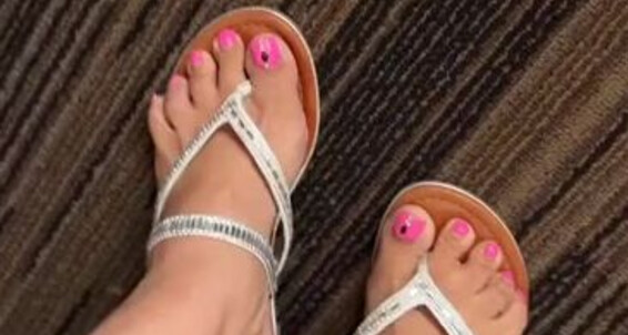 Poster for Sarah Bbw Video Toes Comefollowsarah Sarah 806 Aka Onlyfans Bbw Fantasy