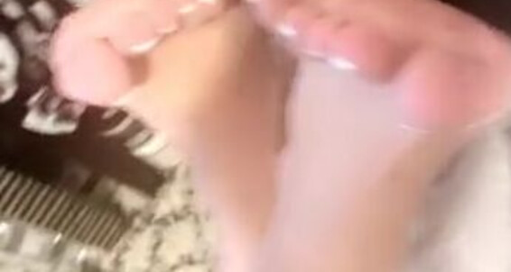 Poster for Sarah Bbw Video Toes Comefollowsarah 981 Sarah Aka Onlyfans Bbw Fantasy