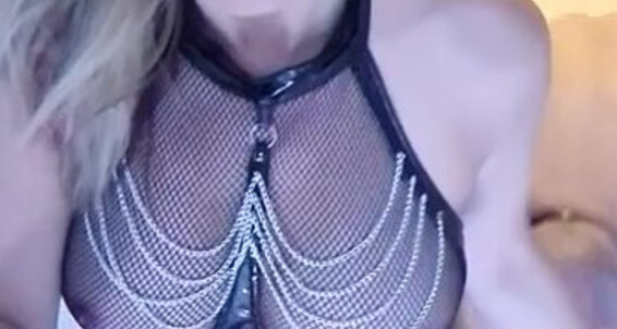 Lady Sara - Go Your Tongue Lets Loo Then My Lsbwhippingboy Borgia Walk Onlyfans Give Lady A With Can You Sara Cleaning For