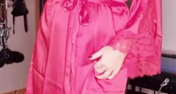 Lady Sara, Video: Lady Borgia Onlyfans Red Louboutins Sara Victoria Satin Stockings Secret