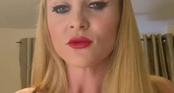 Miss Suzanna, Video: Naughtiest Made Onlyfans Boys Time Onto Misssuzannamax The Your Story Hats Bed Hold Especially For Anna