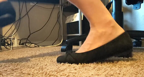 Brandy Elliott - Shoe Nylons Dangle My Onlyfans Desk Working Watching And I Smack With At Play You Flats Premiumbrandy Noticed Feet