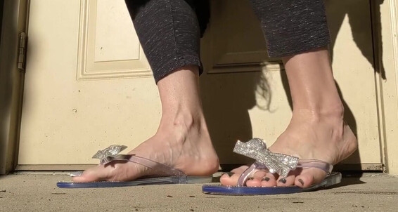 Brandy Elliott - Outside Flop Play Holographic Flip Showing These Clear Onlyfans In Premiumbrandy Off Beautiful Toes