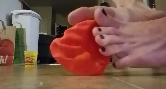 Brandy Elliott - Play It And My Nice Rolling With Some Playdough Onlyfans Simple Squishing Premiumbrandy Having Around Feet