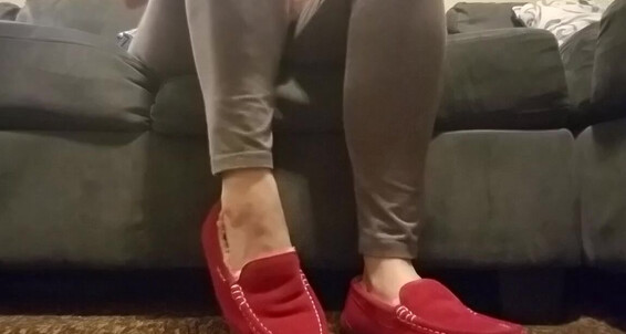 Brandy Elliott - Slipping Shoe To Red Them Dangle My Onlyfans By I Tease Playing With Moccasins Play You Premiumbrandy Off Slowly