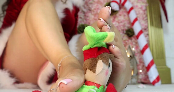 Footsiegalore - For Ready Getting All Up Pumped Elf And A R Xmas Little Eve Onlyfans Busy This