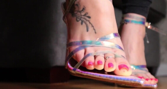 Footsiegalore - Heel Holo Onlyfans Dangle