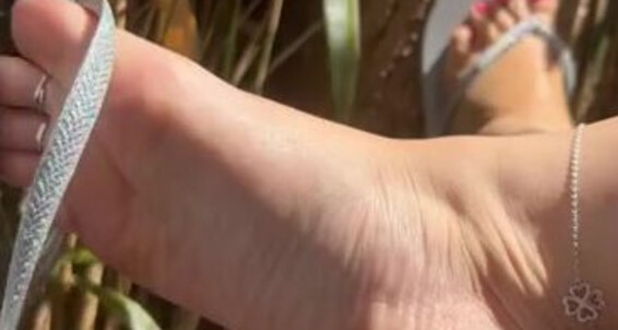 Footsiegalore, Video: Giving Wish Onlyfans Legs Although You Location Soles Wrinkled And I Alongside Glistening Dangling This