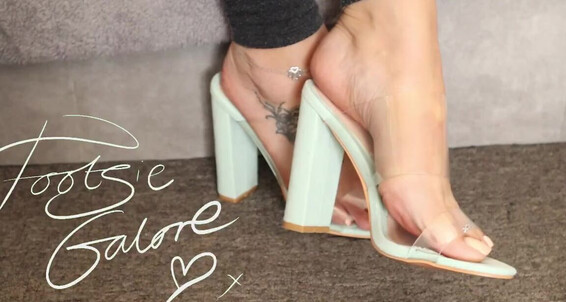 Footsiegalore - A Dangle Inbox Exclusives It Your Dm S Dropping Today Onlyfans In Footsie Later